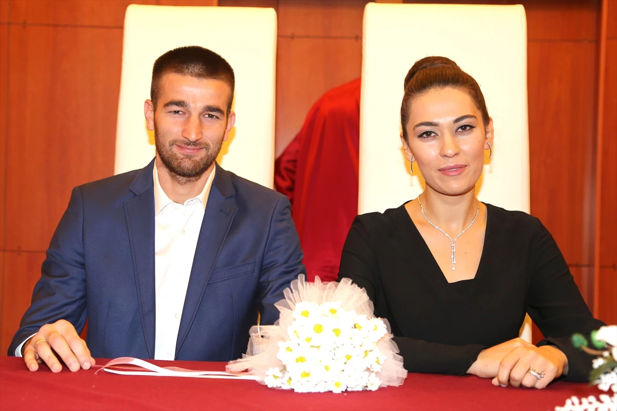 Sivasspor Kalecisi Tolgahan Acar Evlendi