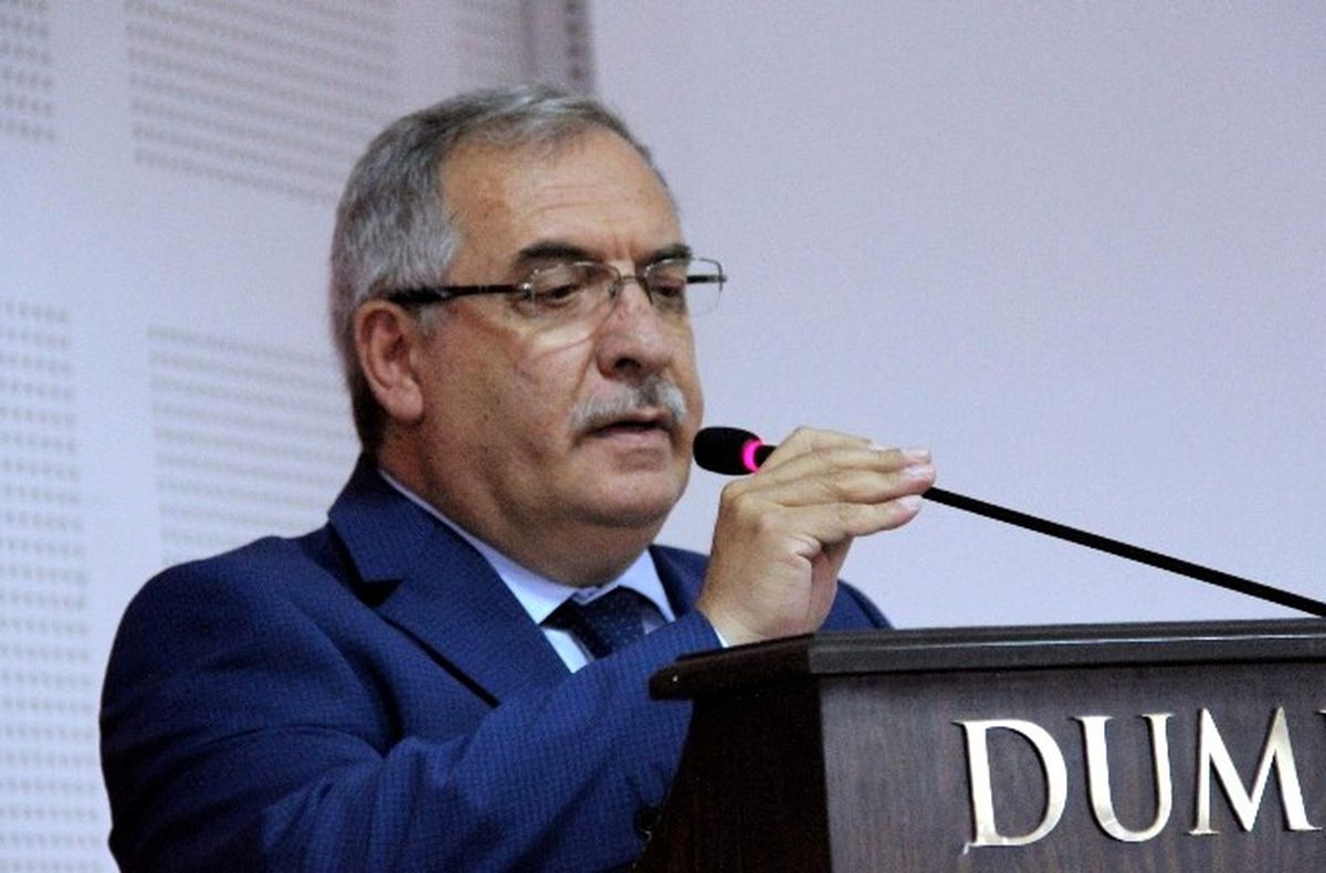 Vali Ahmet Hamdi Nayir: Eğitimde Başarıya Mecbur ve Mahkumuz