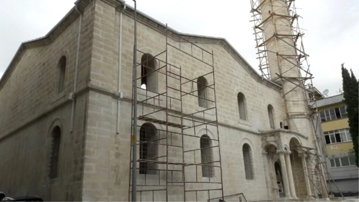 Adıyaman Ulu Camii\'nde Restorasyon Uzadı