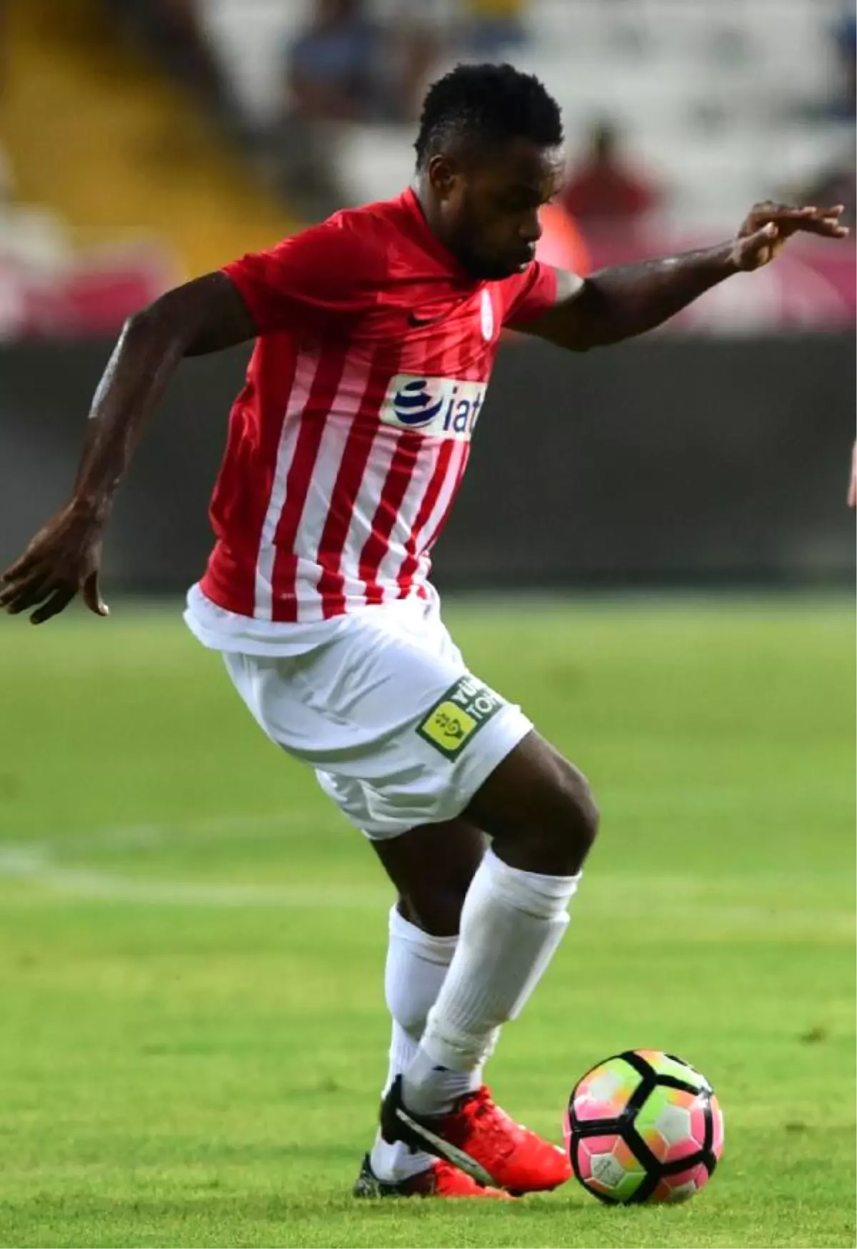 Antalyaspor\'da Mbilla Şoku