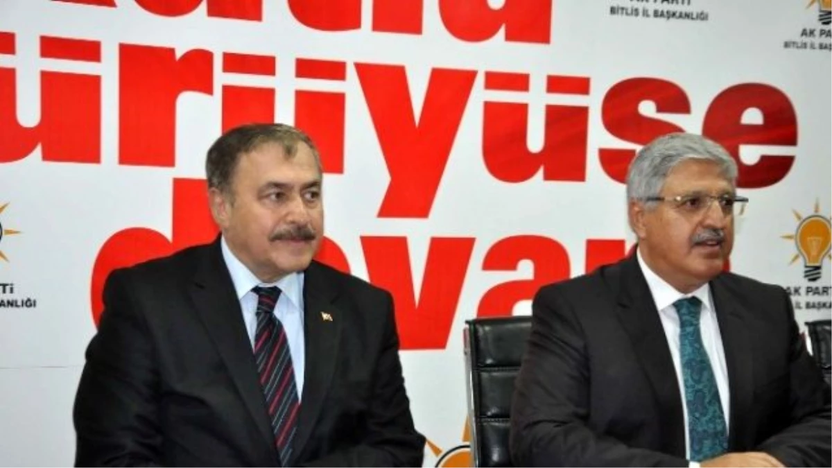 Bakan Veysel Eroğlu, AK Parti Bitlis İl Başkanlığını Ziyaret Etti