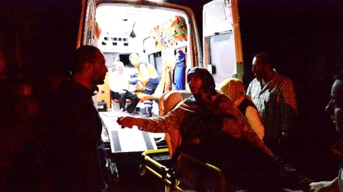 Babaannesi ile Dedesini Rehin Alan Genci Polis İkna Etti