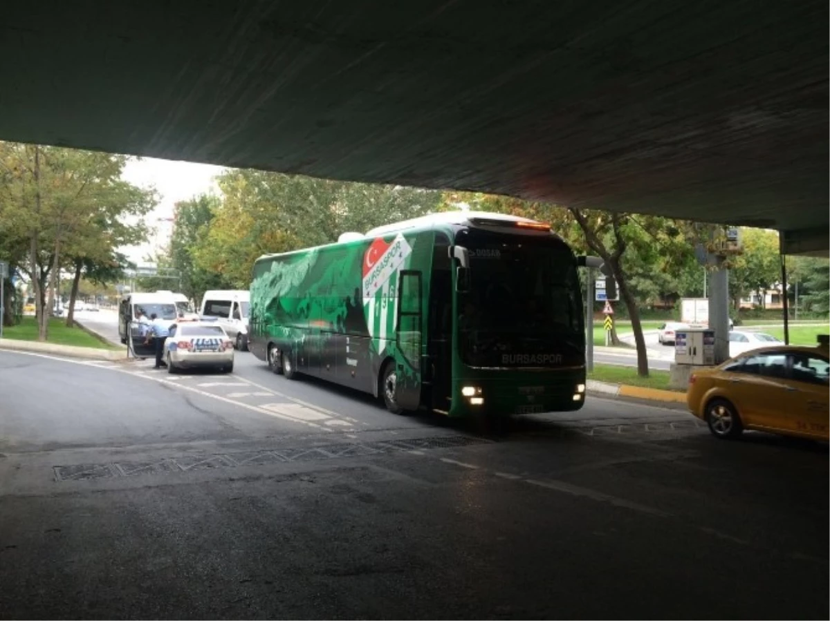 Bursaspor Takım Otobüsü Yolda Kaldı