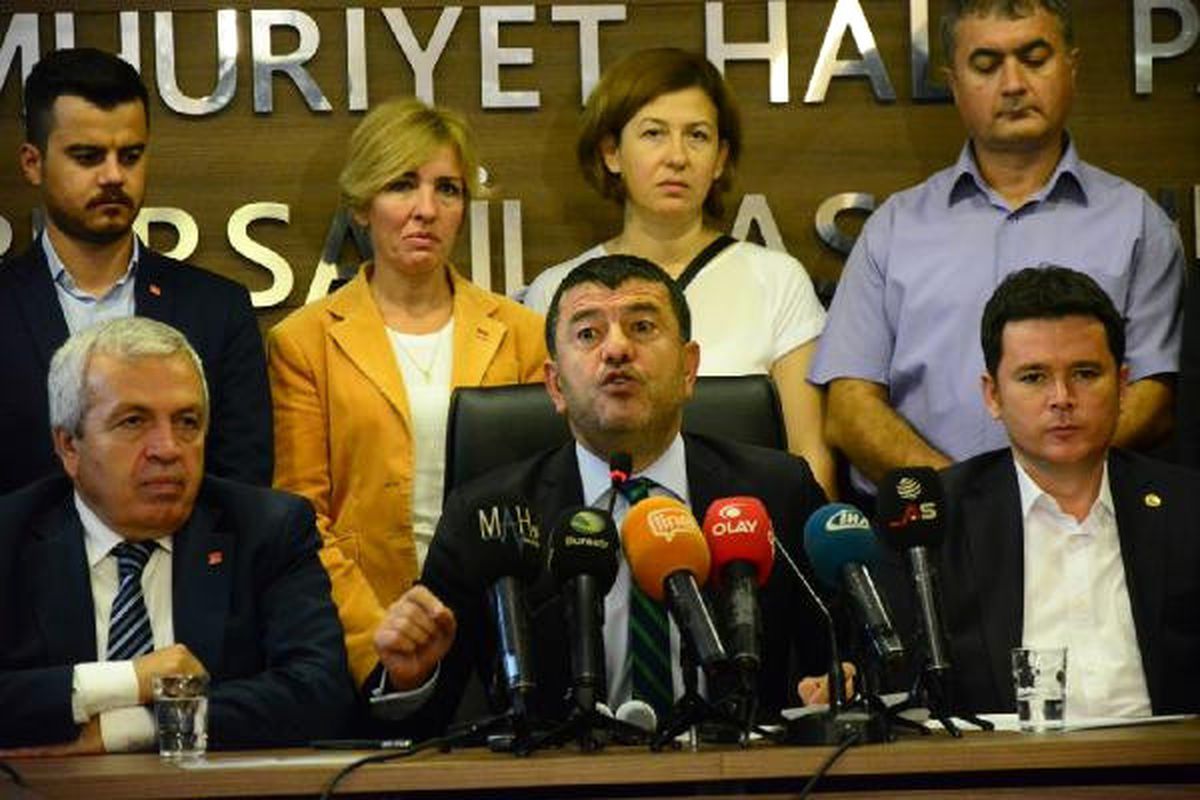 CHP\'li Ağbaba: \'Mhp\'liler de AKP\'nin Yedek Partisi Olabilir Miyiz Derdinde\'
