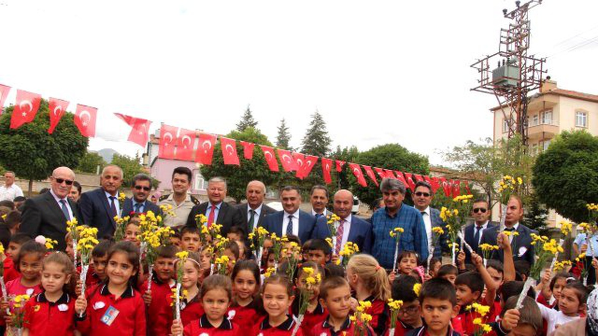 Develi\'de İlköğretim Haftası Etkinlikleri