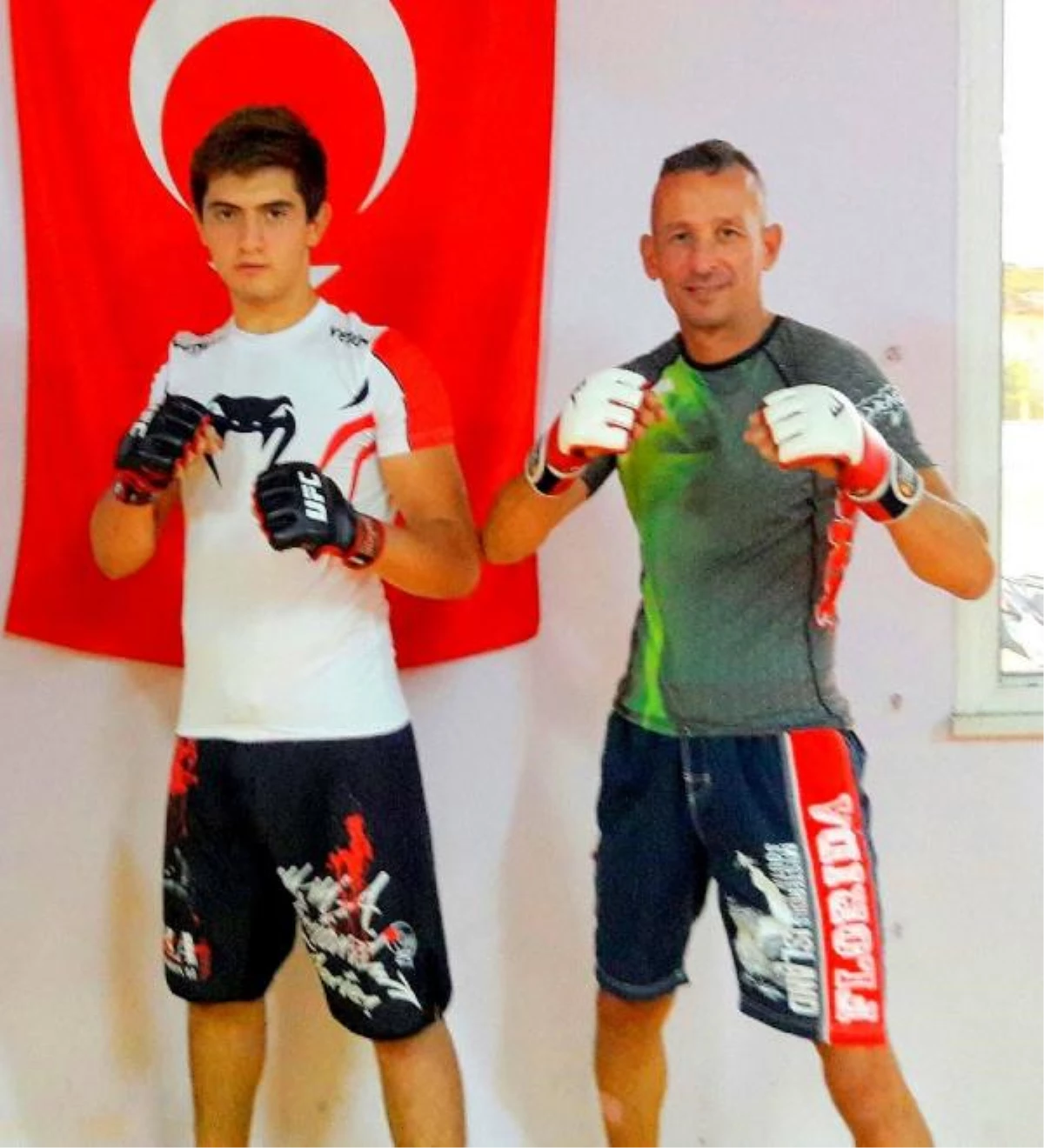 Dünya Kick Boks Şampiyonası\'nda Emre Dünya Üçüncüsü