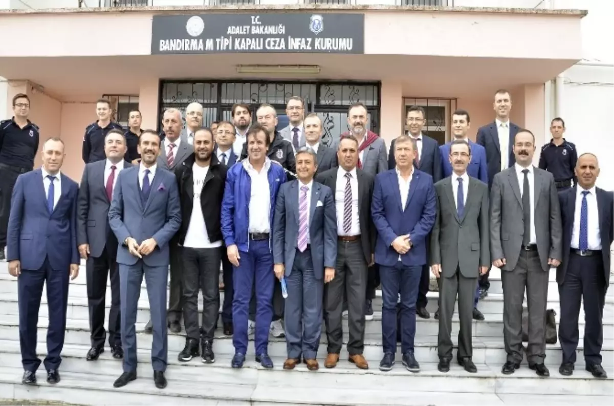 Efsane Futbolculardan "Futbolun Efsaneleri Genç Hükümlülerle Buluşuyor" Projesine Destek