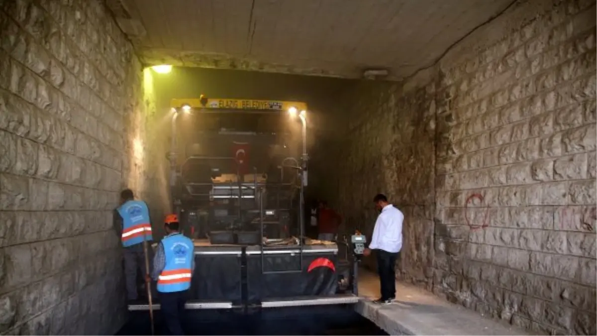 Elazığ Belediyesi Asfalt Çalışmalarını Sürdürüyor