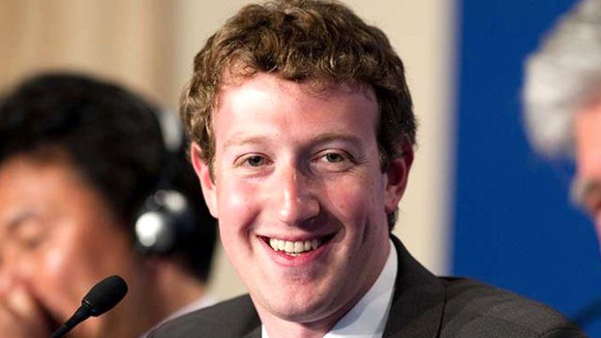 Facebook\'un Patronu Zuckerberg\'den 3 Milyar Dolarlık Bağış
