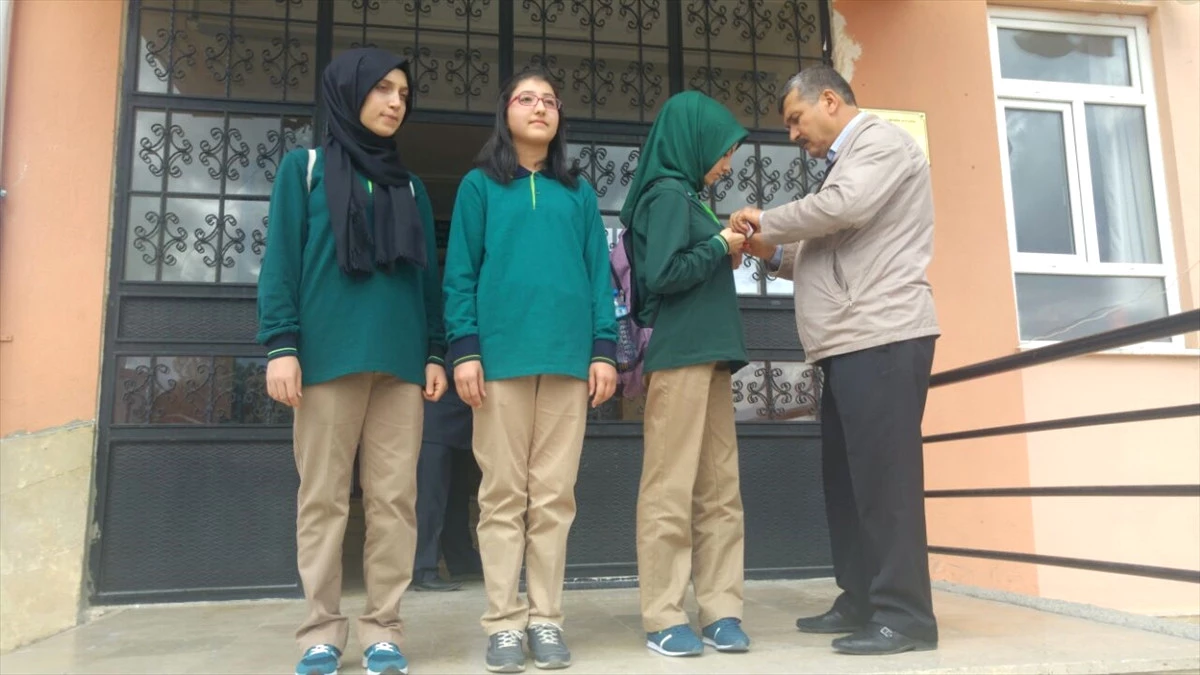 Fen Lisesini Kazanan Öğrenciler Altınla Ödüllendirildi