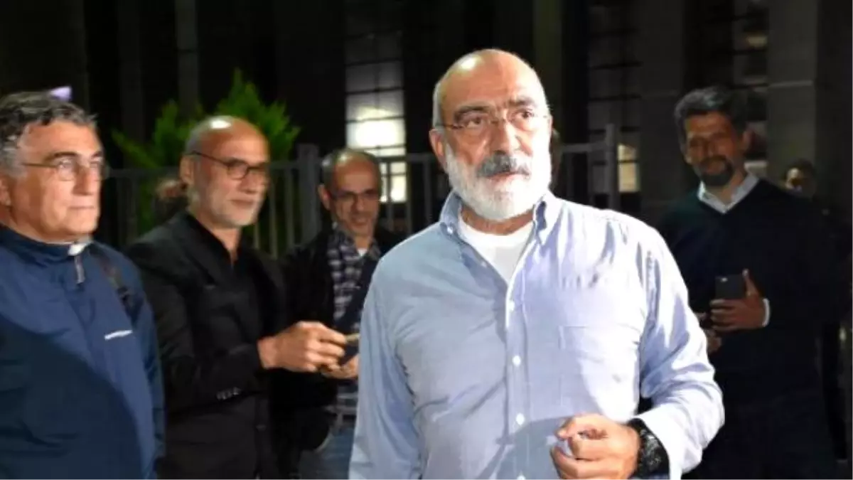 Ahmet Altan Hakkında Yakalama Kararı Çıkarıldı