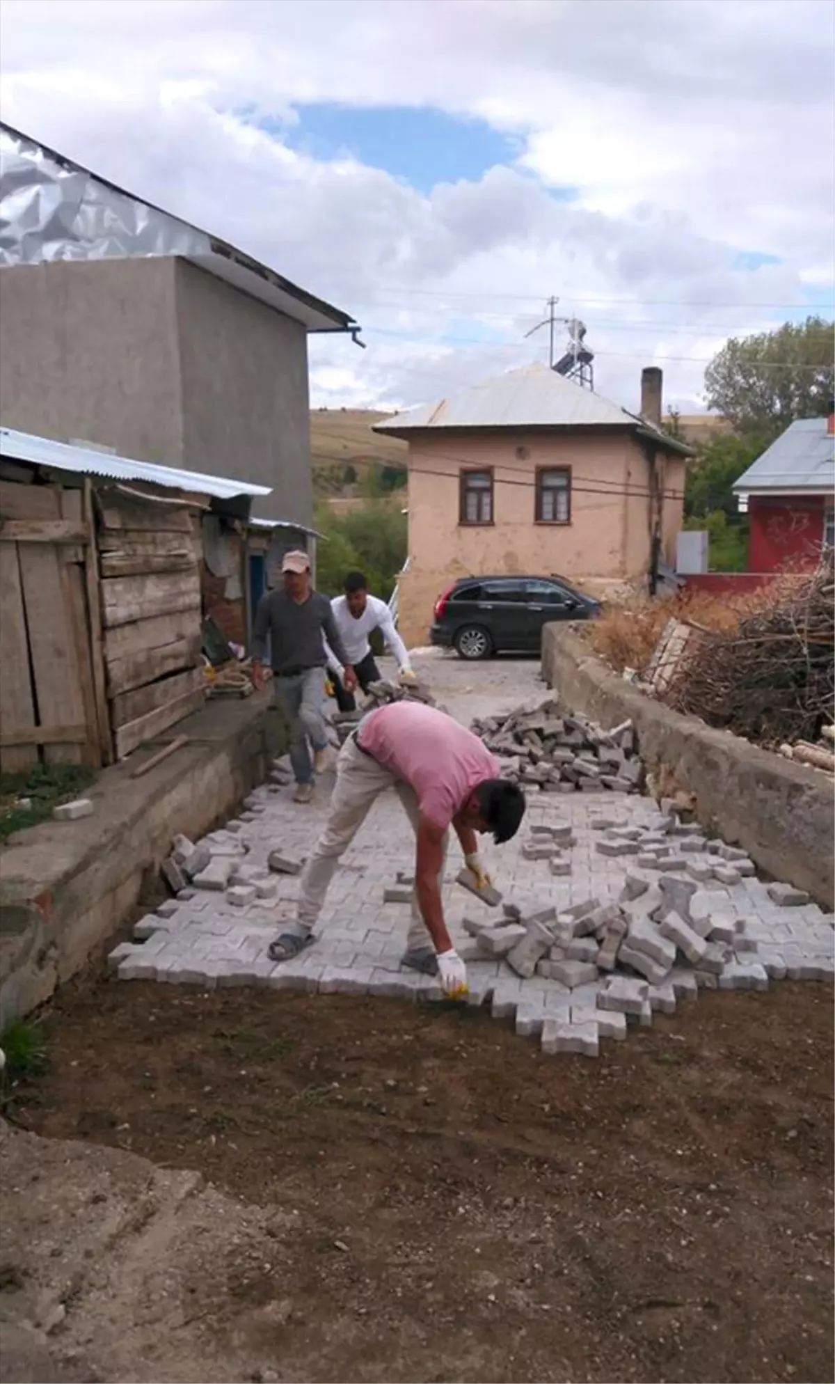 İç Yollara Parke Taşı Döşeme Çalışması