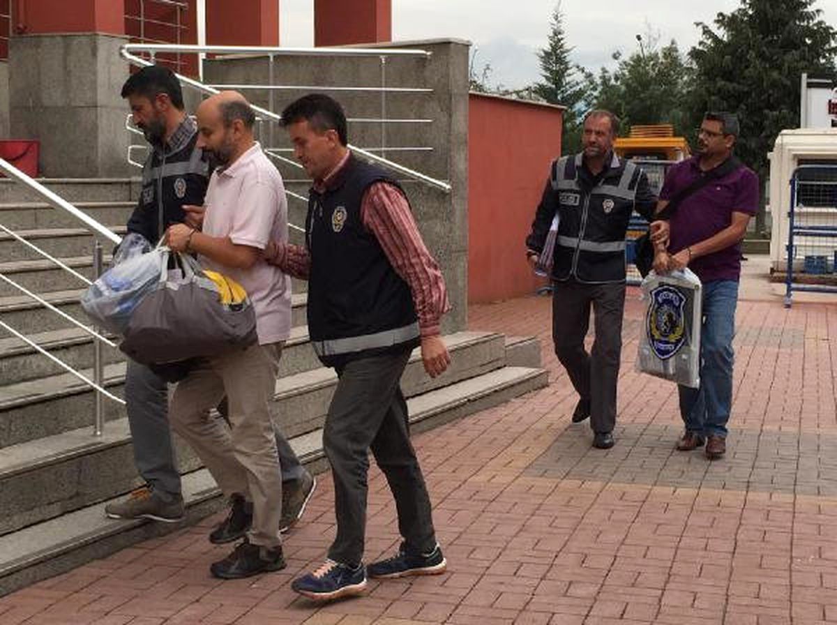 Kapatılan Kolejin Kurucusu ve Müdürü Adliyeye Sevk Edildi