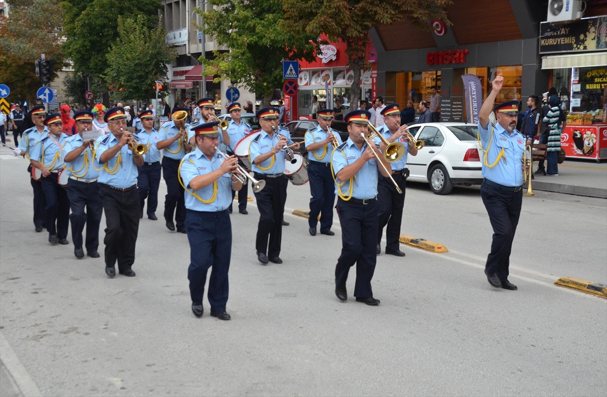 Kuruyan Göle Dikkati Çekmek İçin Festival Düzenlendi