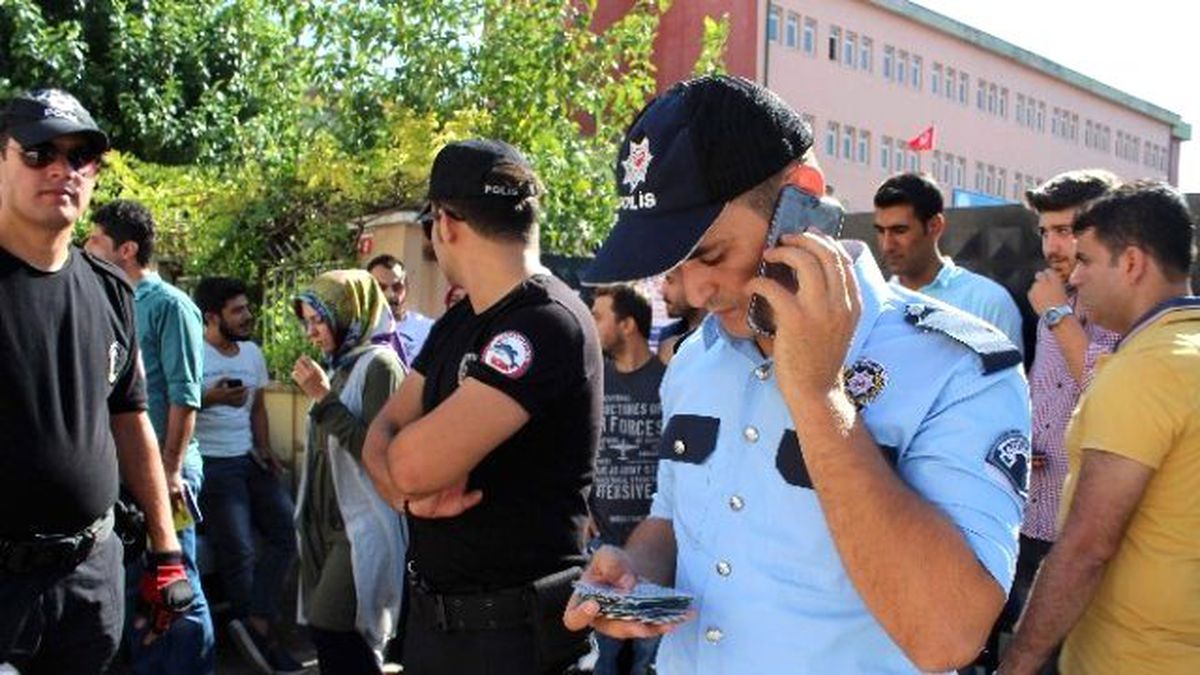 Okul Önlerinde Güvenlik Tedbirleri Alınmaya Başlandı