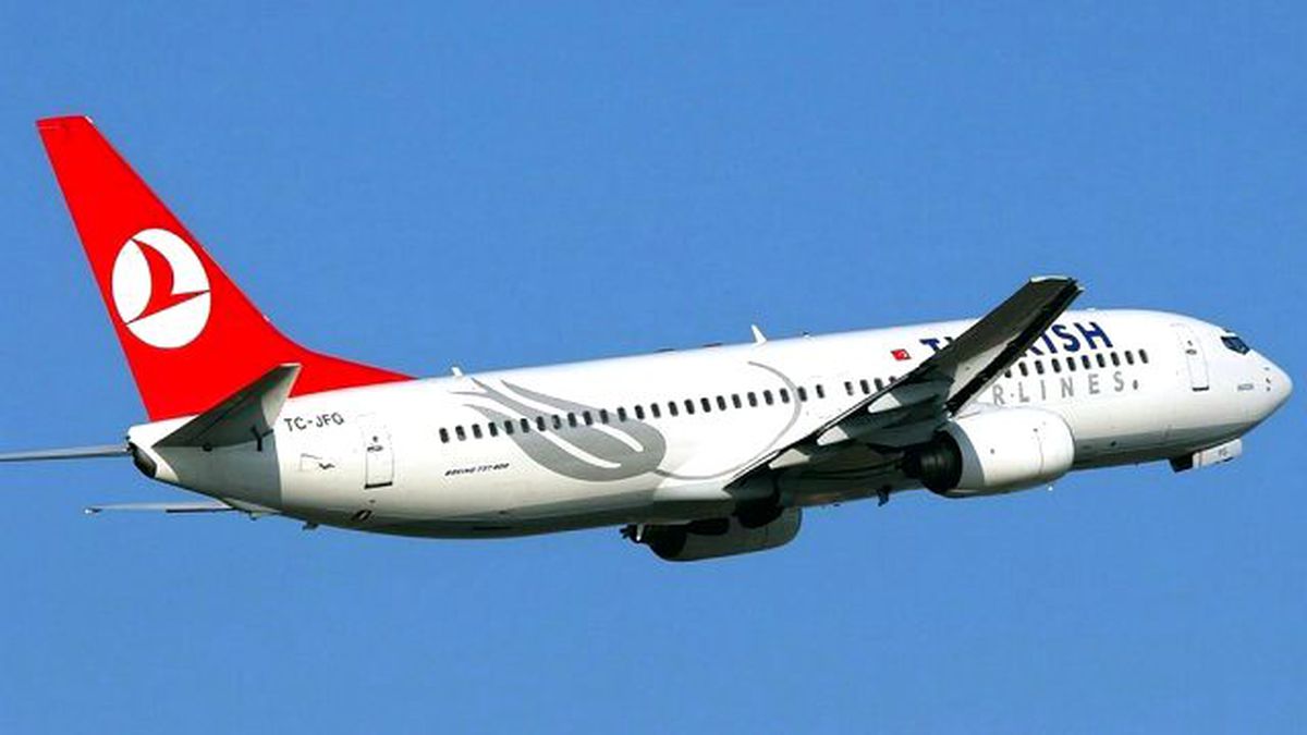 THY Uçağı Trabzon\'a Acil İniş Yaptı