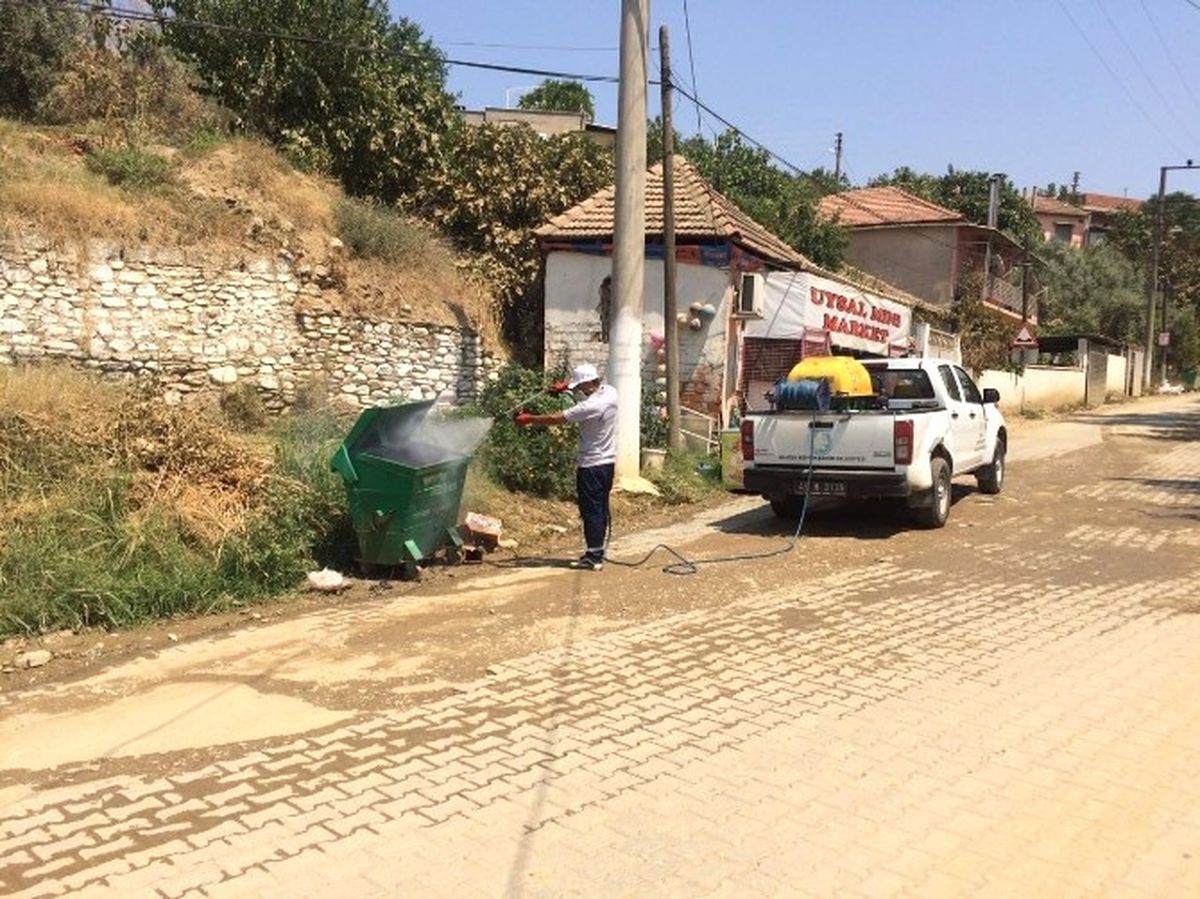 Turgutlu\'da İlaçlama Çalışmaları Sürüyor
