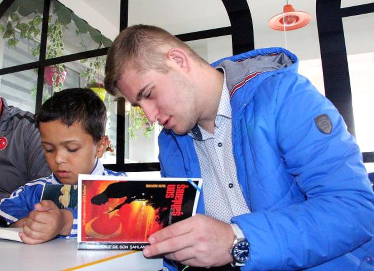 Uluslararası Müsabakalarda Başarı Gösteren Sporcular Kitap Okudu