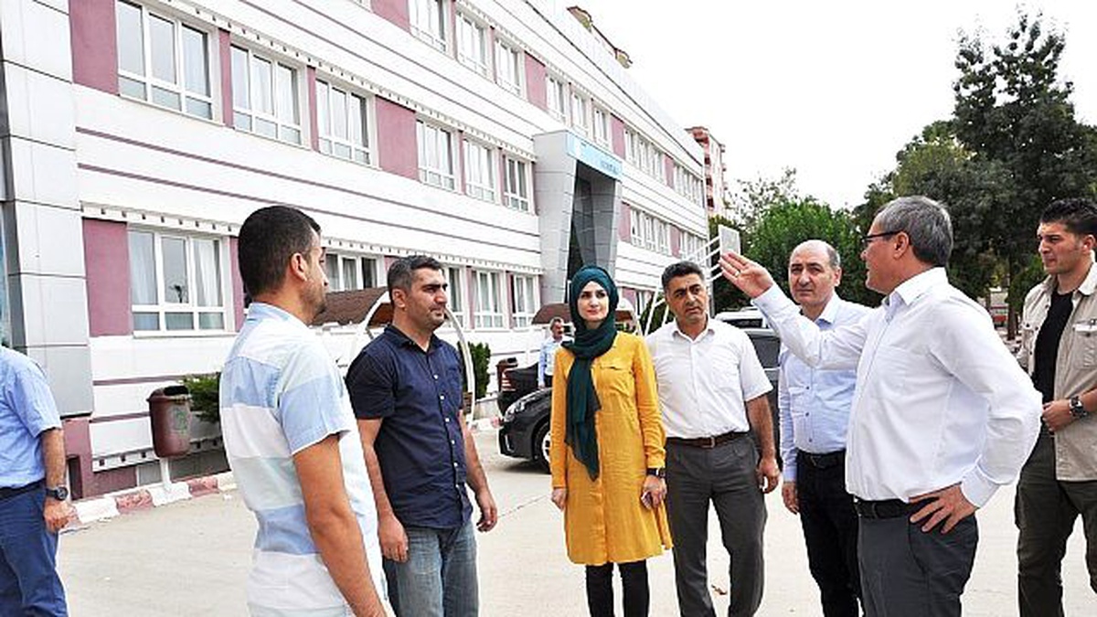 Vali Deniz, 15 Temmuz Şehitleri Okullarını Gezdi