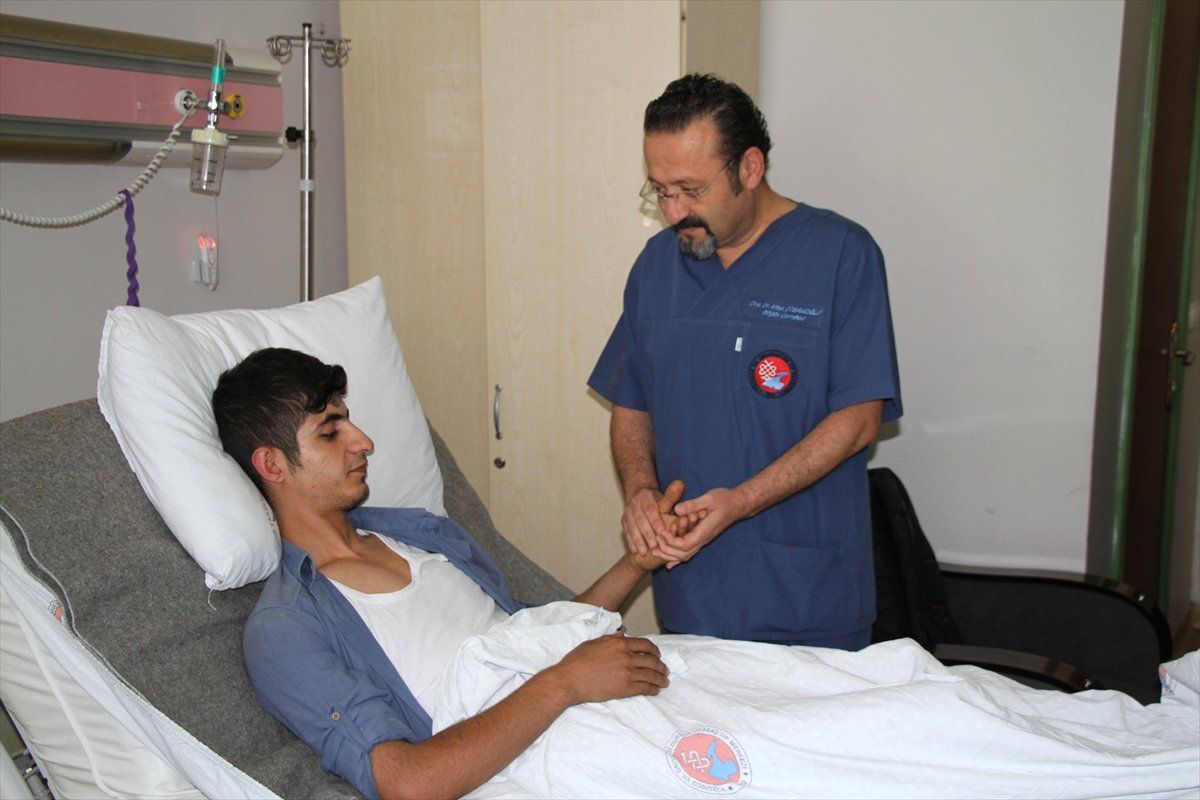 Van\'da El ve Avuç İçi Terleme Tedavisi