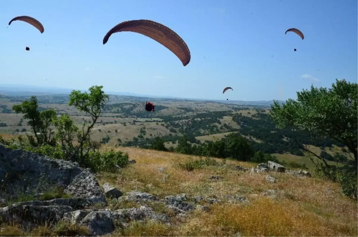 Yamaç Paraşütçüleri Kırklareli\'nde Buluşacak