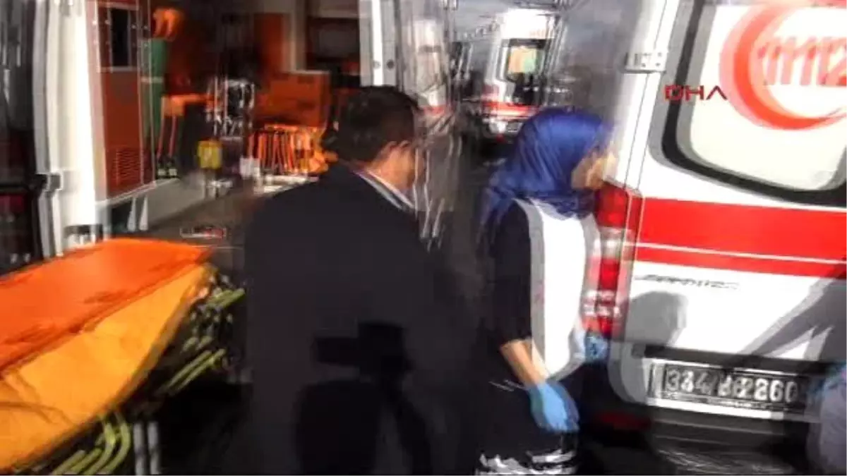 Metrobüs Kazasına, Yolcunun Şoföre Şemsiye ile Vurması Sebep Olmuş