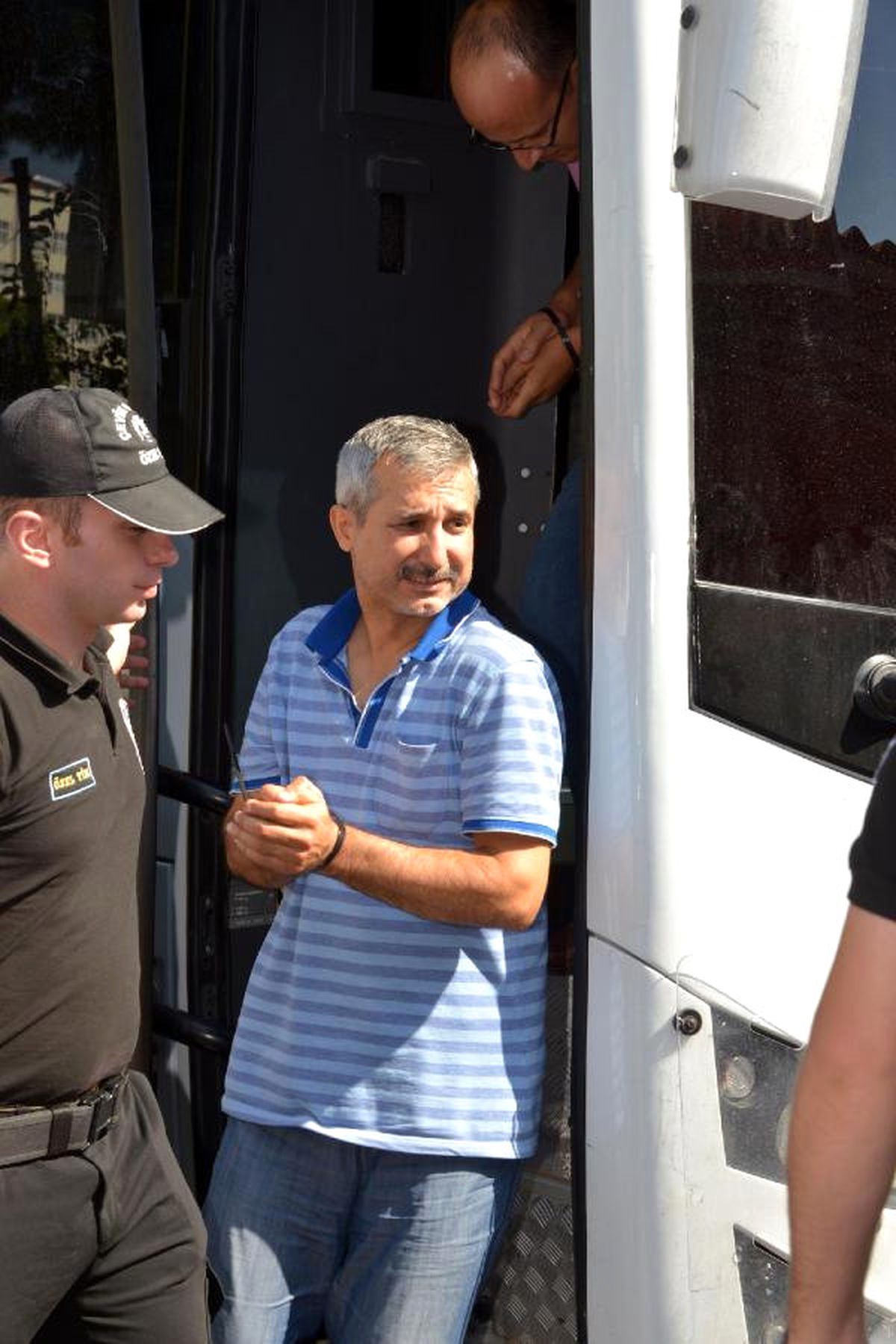 Adana\'da 17 Öğretmen Fetö\'den Adliyeye Sevk Edildi