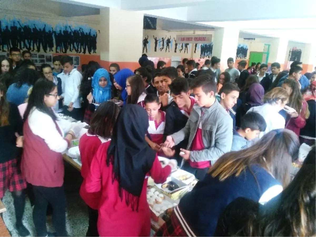 Akşehir\'de Şehitler İçin Kermes