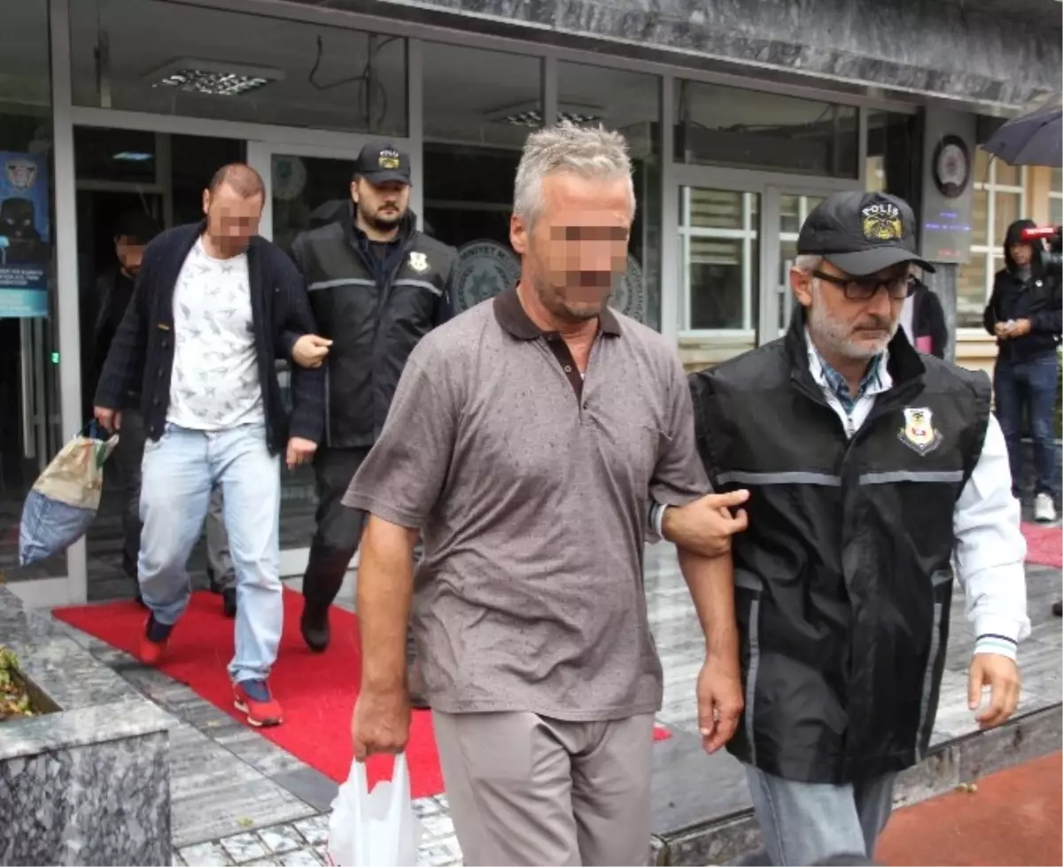 Araziye Atılan Fetö\'nün Kitaplarında Parmak İzleri Ele Geçti