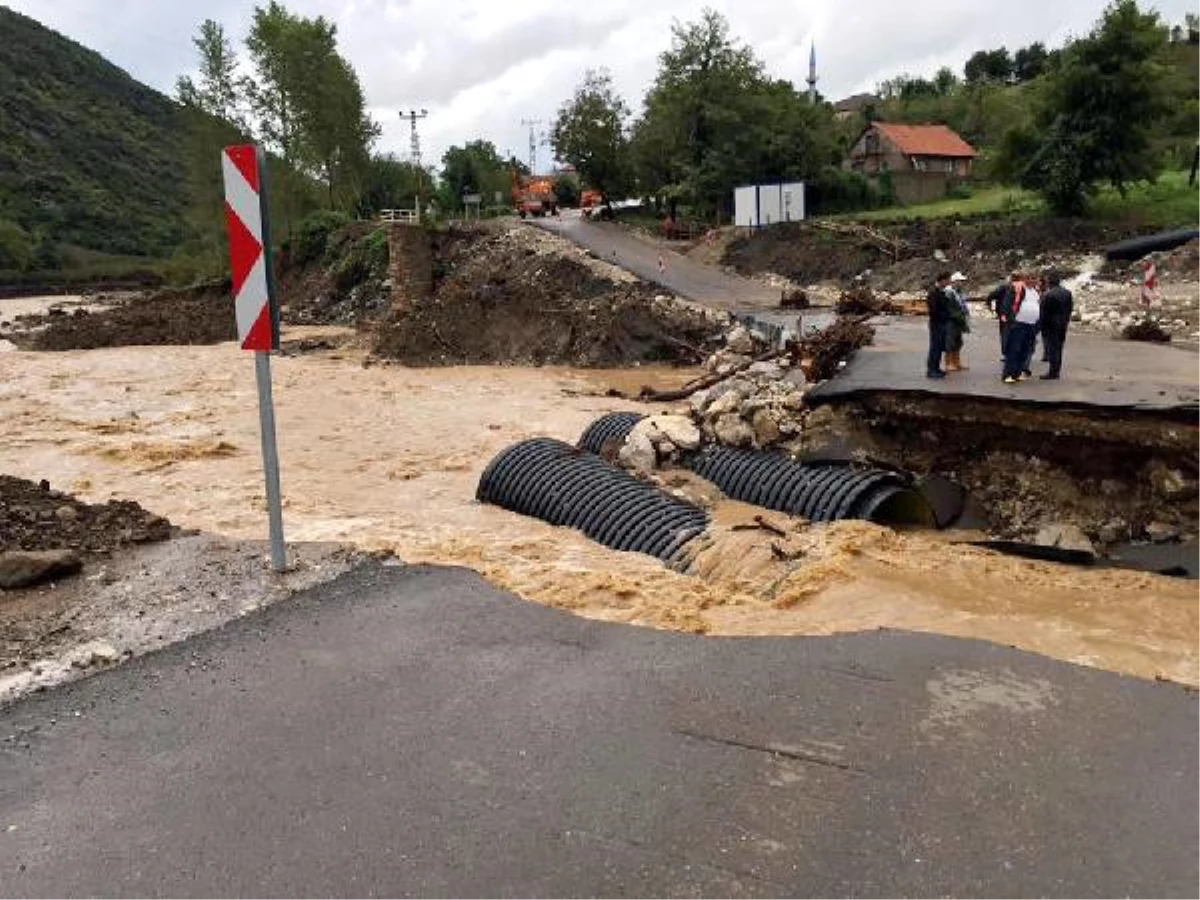 Bartın-Kurucaşile Yolu Çöktü