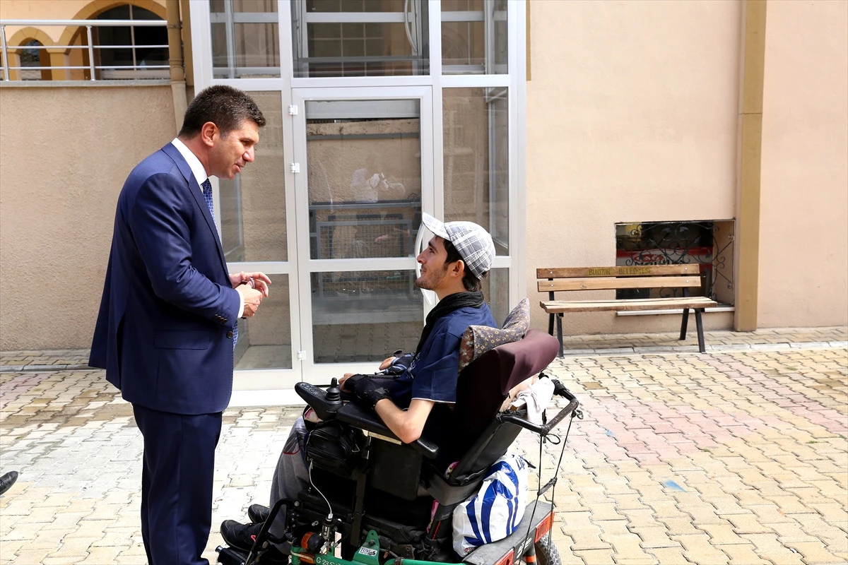 Burdur Belediyesinden Engelli Asansörü