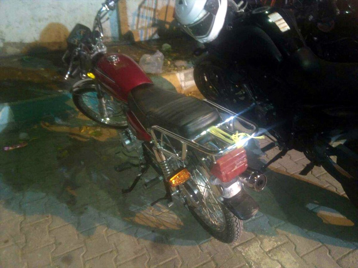 Çaldıkları Motosikletle Uyuşturucu Satarken Yakalandılar
