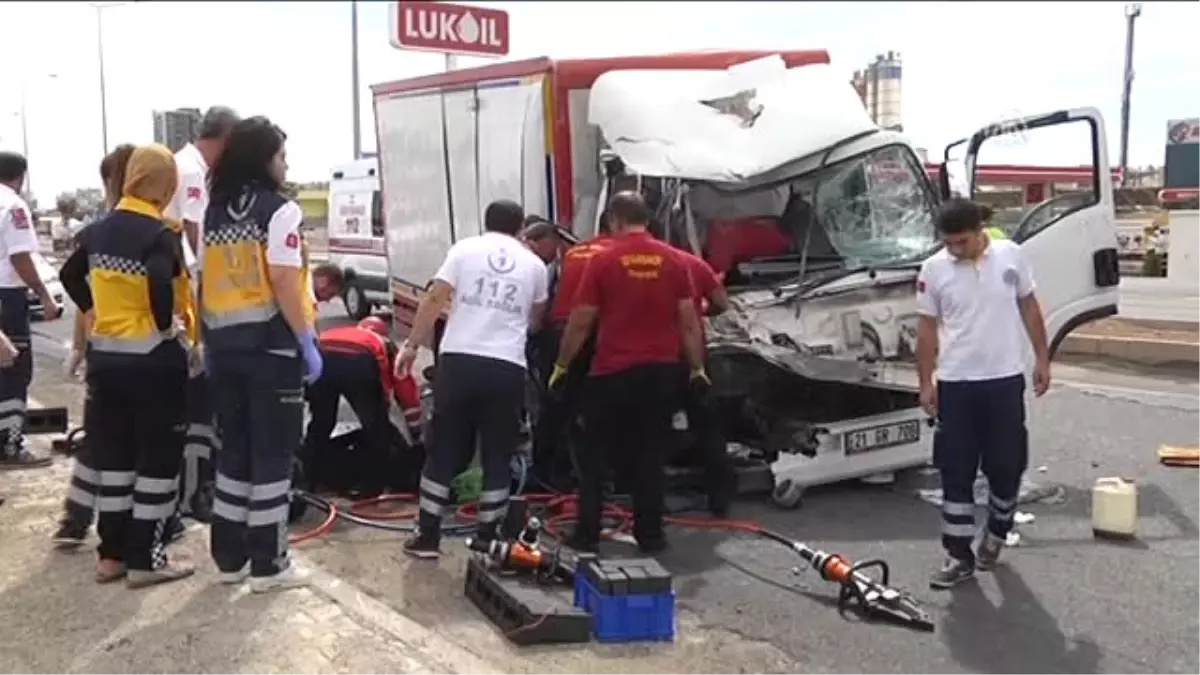 Diyarbakır\'da Trafik Kazası: 2 Ölü, 7 Yaralı