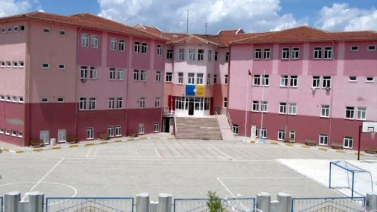 Fetö Bağlantılı Okulun Kullandığı Binayı Bağışladı