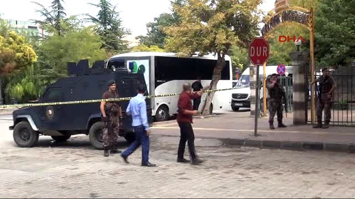 Gaziantep\'te Bombalı Saldırı İhbarı Polisi Alarma Geçirdi -1