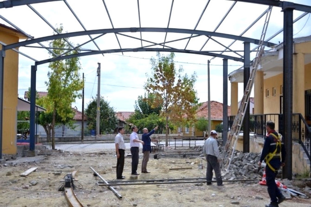 Gediz Muhipler Kültür Salonu ile Muhipler Fatihspor Kulübü Arasına Tonoz Çatı