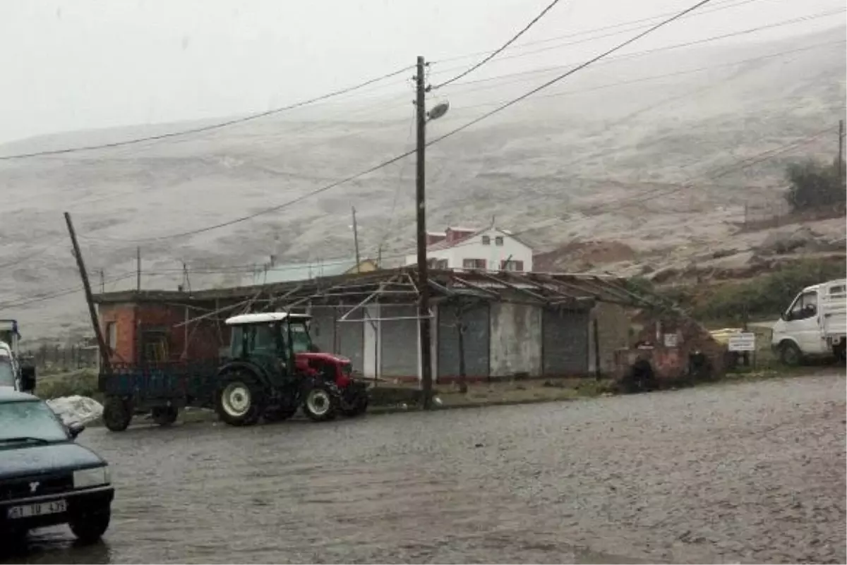 Gümüşhane\'nin Yükseklerine Yılın İlk Karı Yağdı