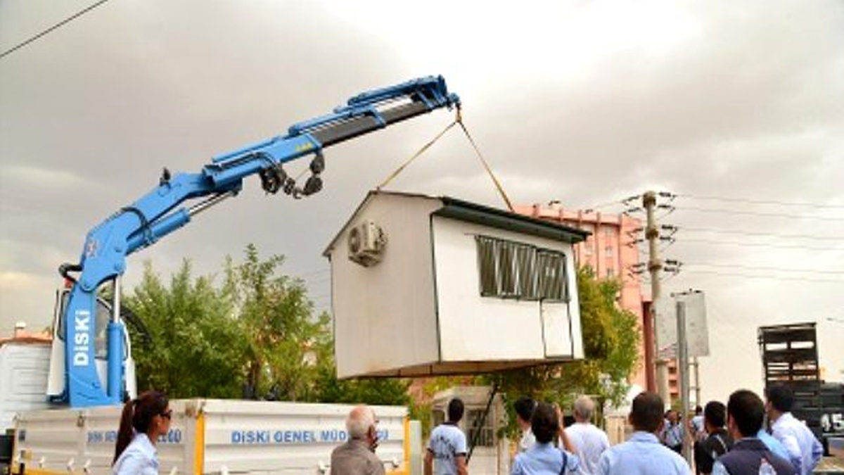 Kaldırımlara ve Yol Kenarlarına Yapılan 10 Büfe Kaldırıldı