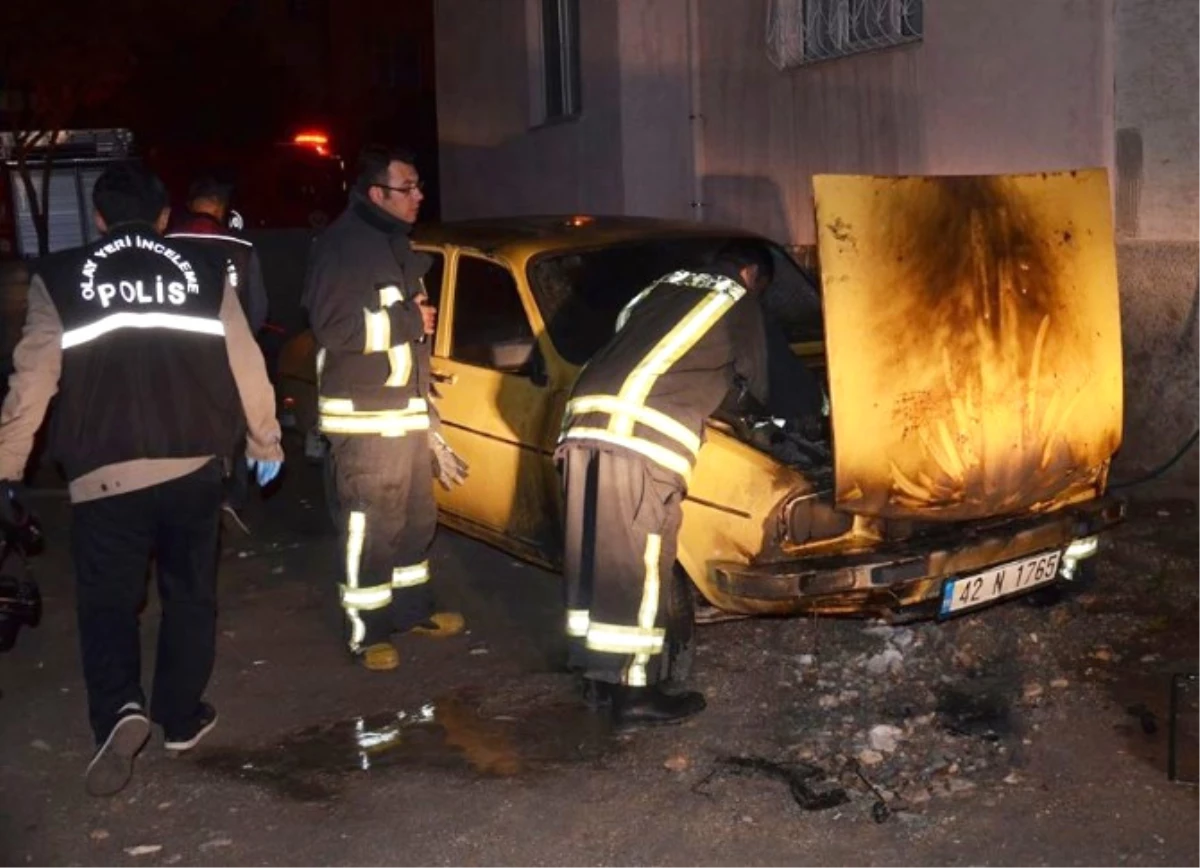 Karaman\'da Park Halindeki Otomobil Kundaklandı