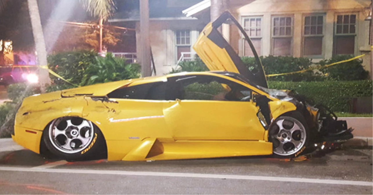 Lamborghini Murcielago Sürücüsü Hayatını Kaybetti