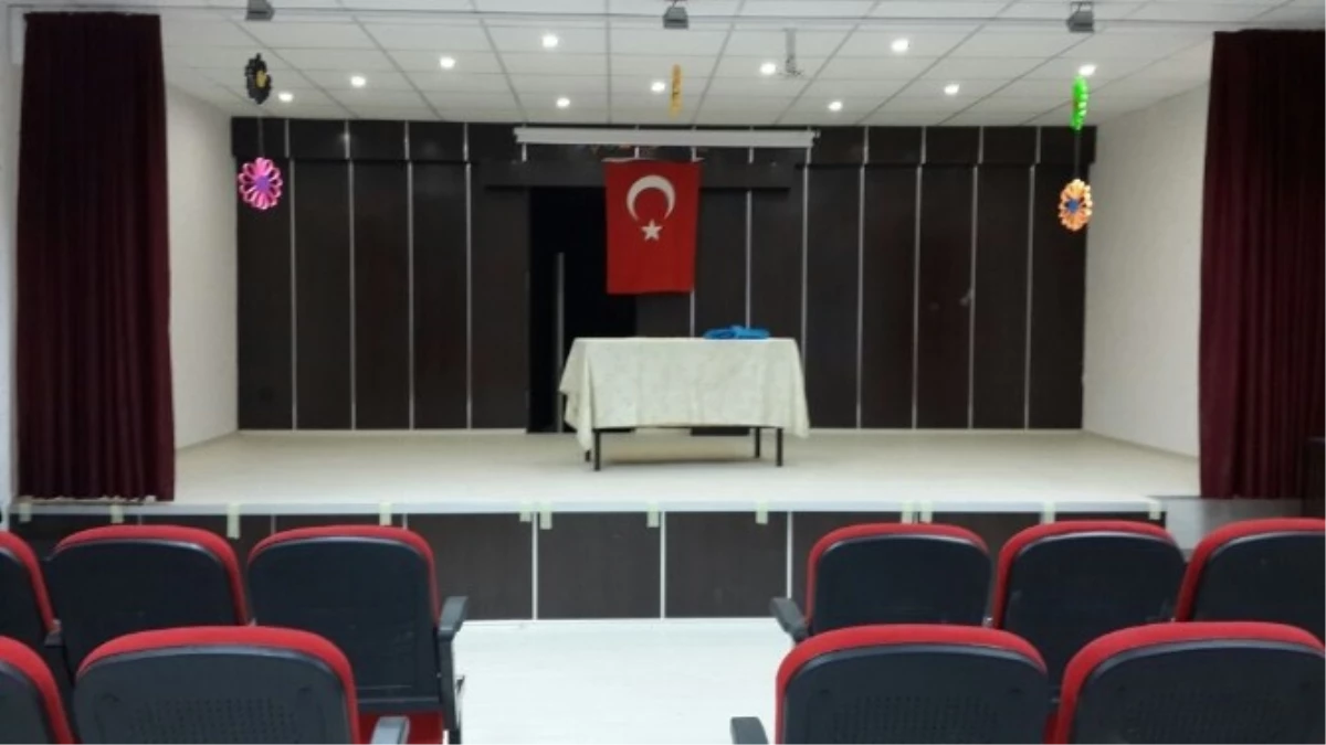 Merkezefendi\'den Şehit Hasan Eser Ortaokulu\'na Konferans Salonu