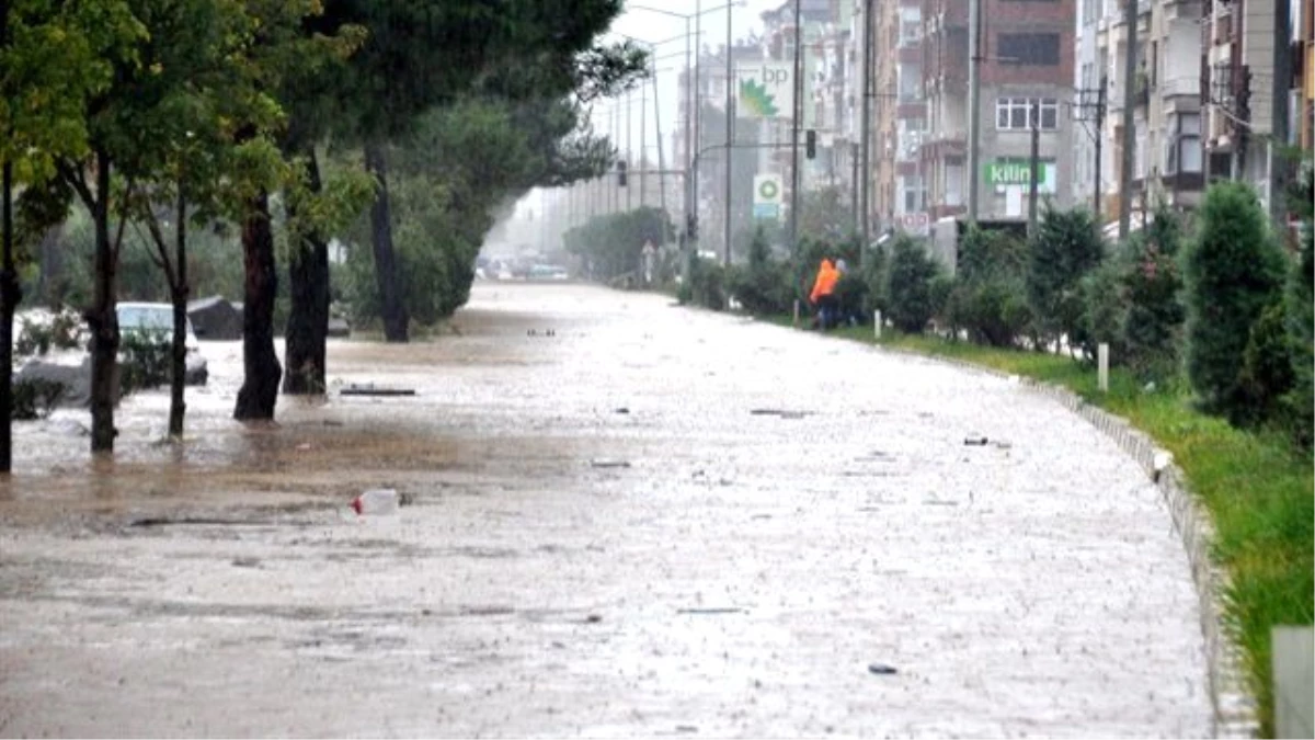 Meteoroloji\'den Rize ve Artvin\'e Kuvvetli Yağış Uyarısı