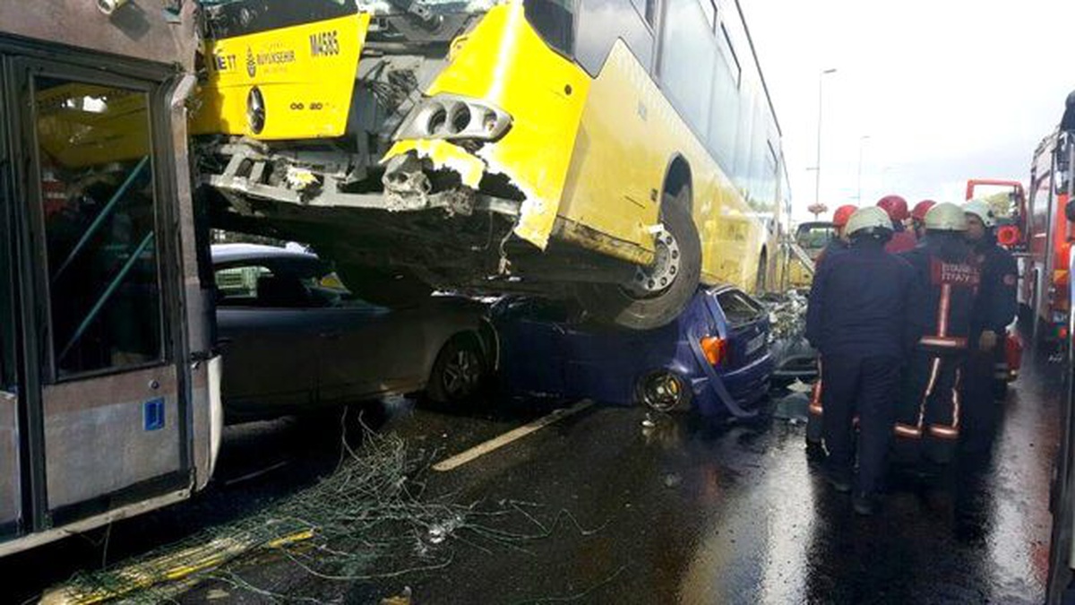 Metrobüs Kazasında Korkunç İddia: Yolcu-şoför Tartışması Sırasında Oldu