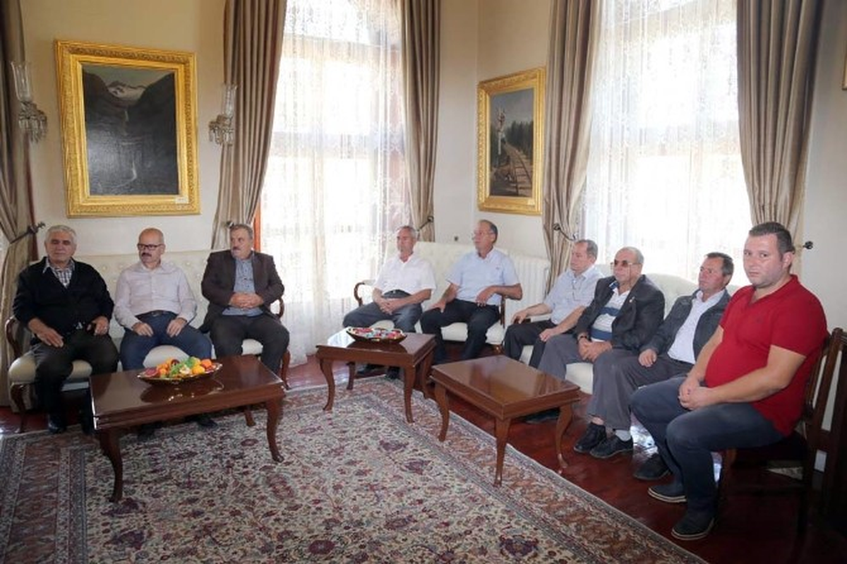 Muhtarlardan, Edirne Belediye Başkanı Gürkan\'a Ziyaret