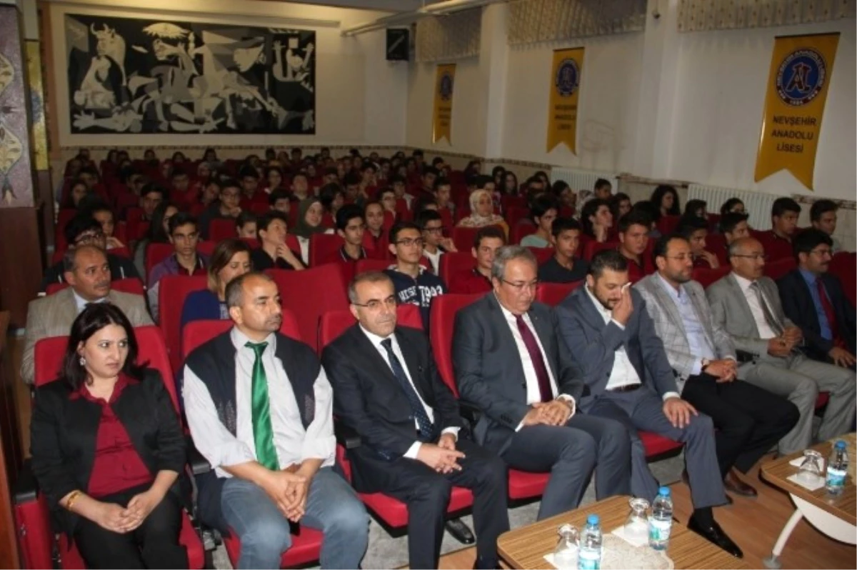 Nevşehir Anadolu Lisesinde 15 Temmuz Şehitleri Anma Programı Düzenlendi