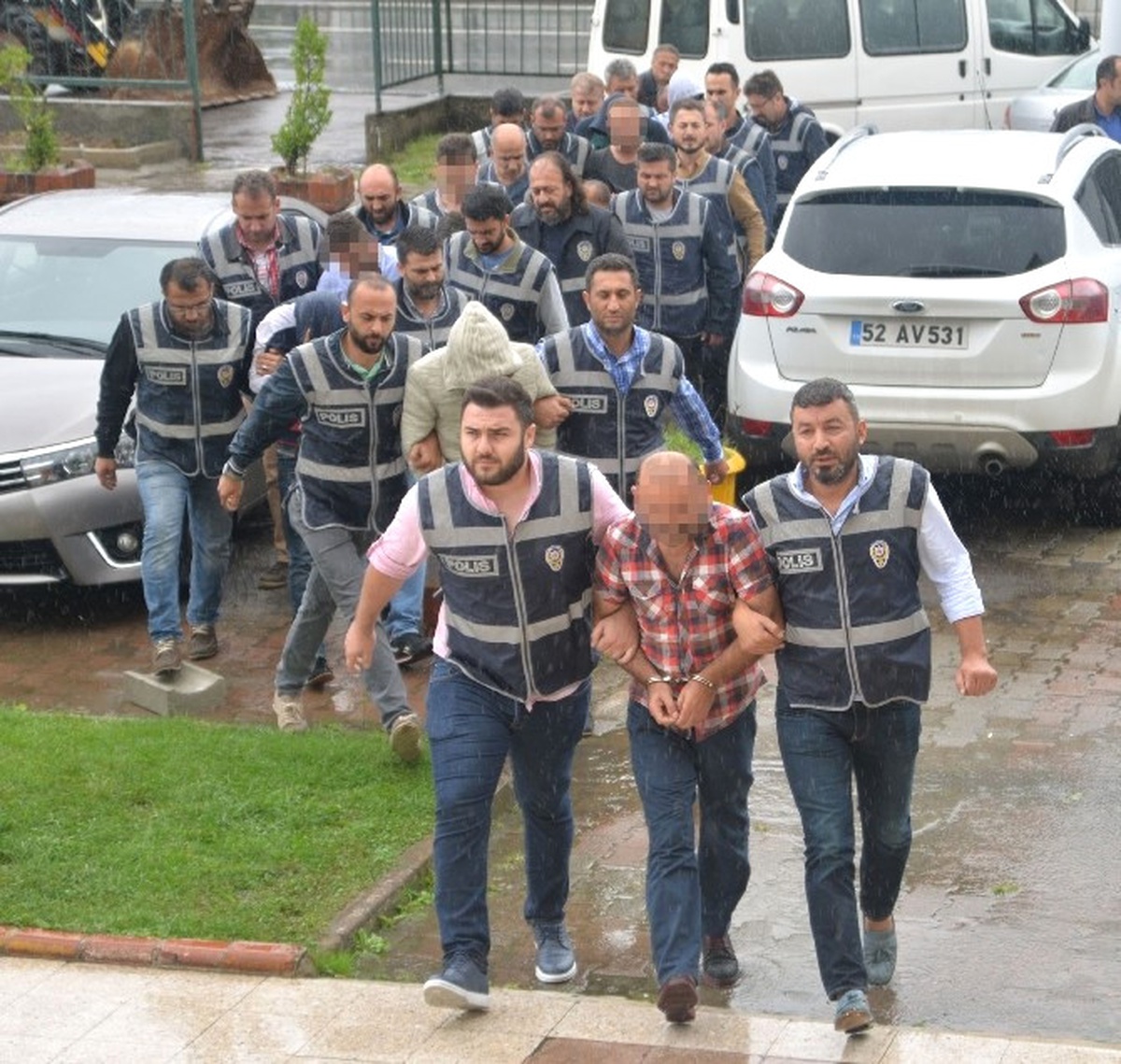 Ordu\'da Uyuşturucudan Gözaltın Alınan 11 Kişi Adliyede
