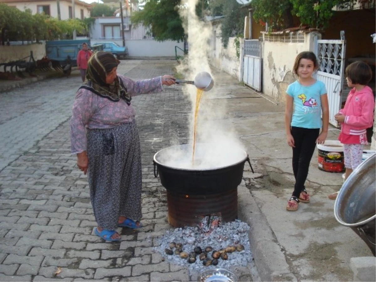 Sarıgöl\'ün Evlerinde Şifa Kaynıyor