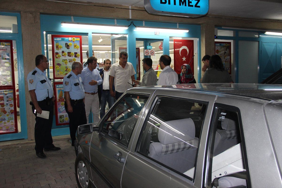 Silahlı Gasp Anı Güvenlik Kamerasında