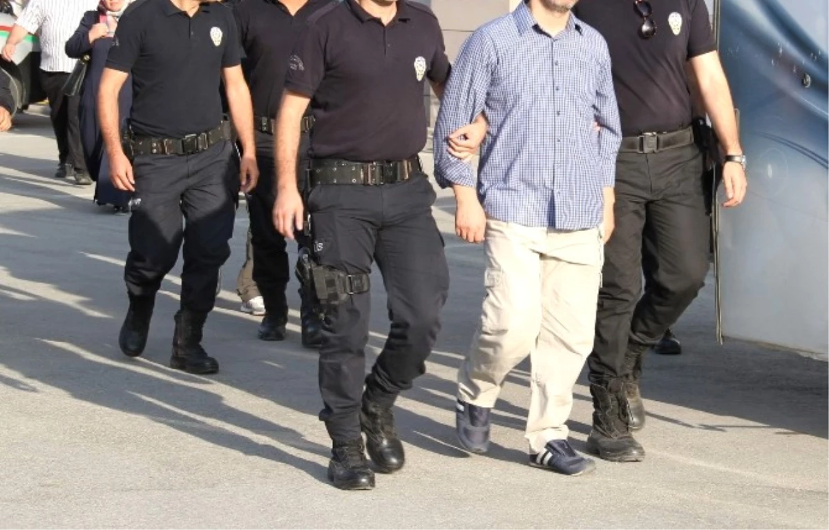 Uşak\'ta Fetö\'den 15 Öğretmen Gözaltına Alındı