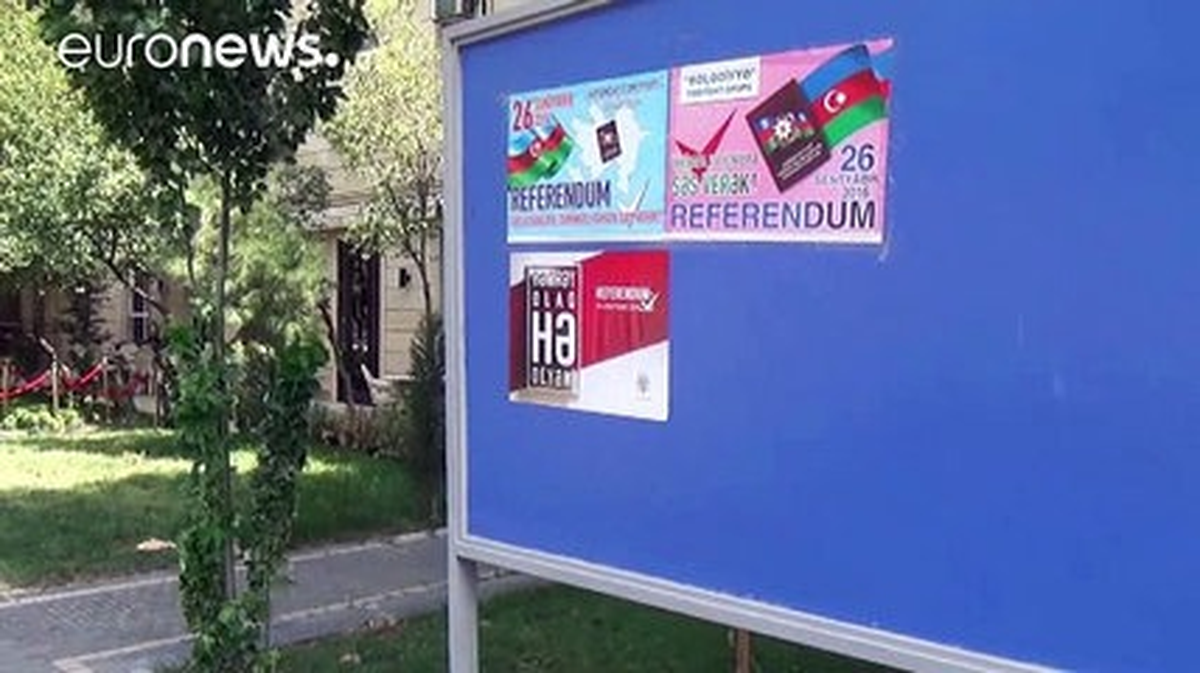 Azerbaycan\'da Tartışmalı Referandum